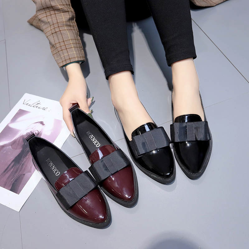 Leather Work Heels - أحذية مسطحة سوداء/حمراء داكنة من الجلد