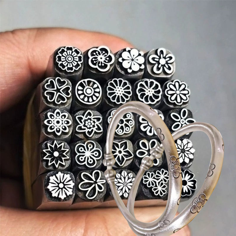 Leatherwork Embossing - أداة نقش معدنية بنمط زهور 5/7