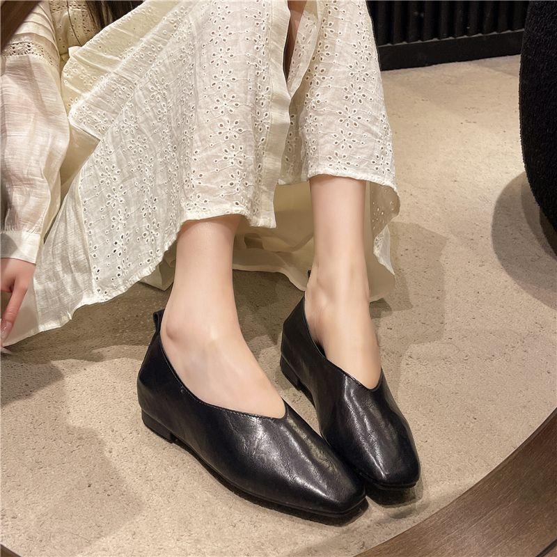 أحذية نسائية أنيقة من الجلد ال - مراجعة Leather Work Heels وسعره