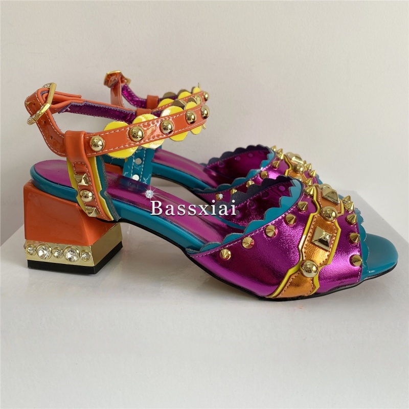 الصنادل الفاخرة برشام تي حزام  - مراجعة Leather Work Heels وسعره