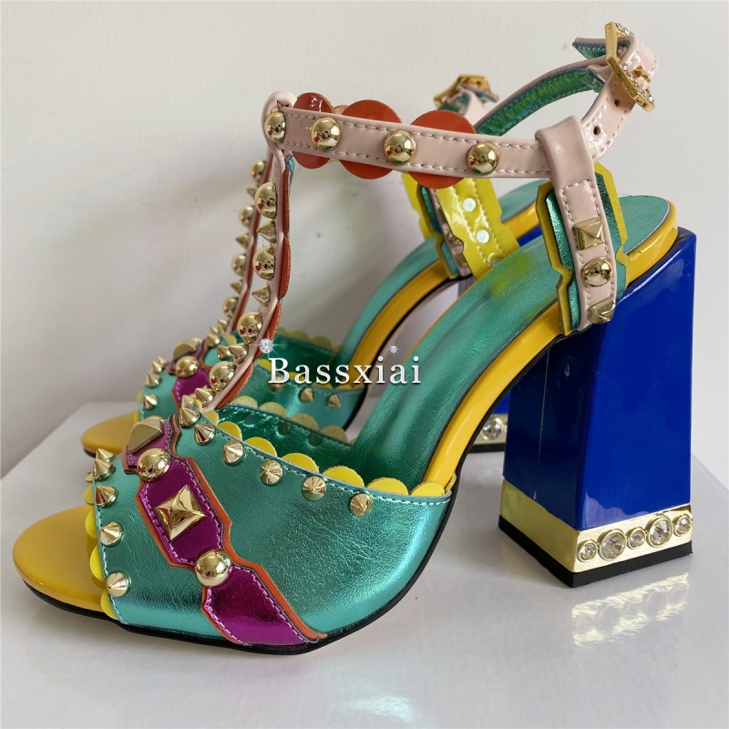 الصنادل الفاخرة برشام تي حزام  - مراجعة Leather Work Heels وسعره