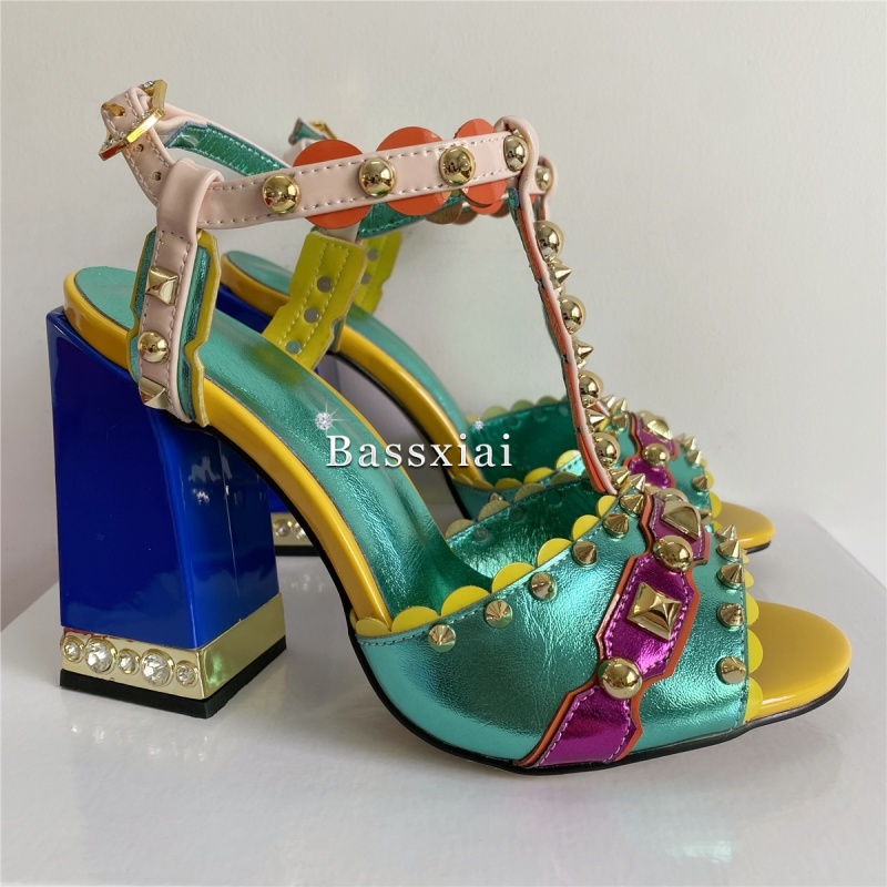 الصنادل الفاخرة برشام تي حزام  - مراجعة Leather Work Heels وسعره
